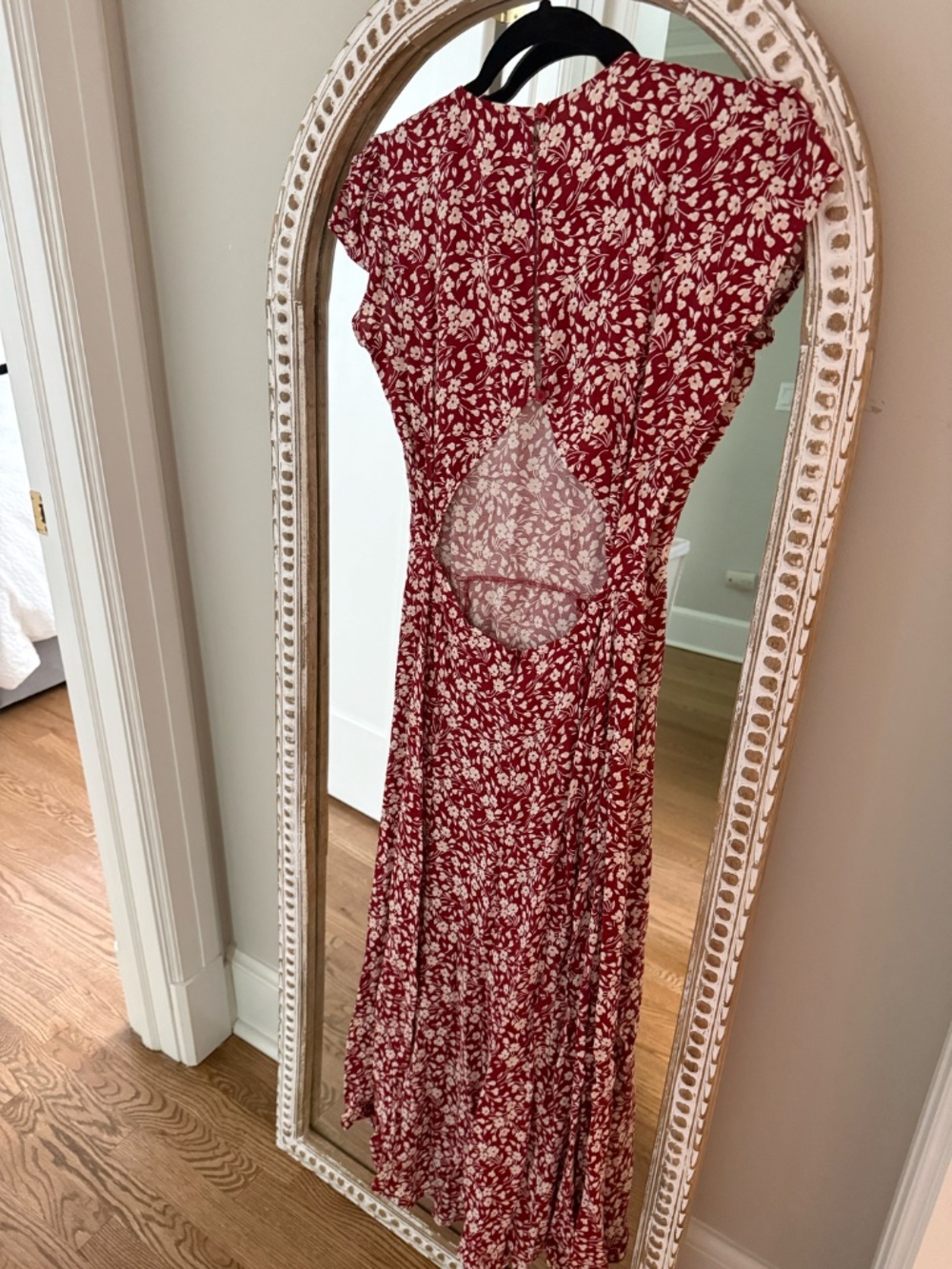 Reformation Gavin Dress in White and Red Floral - Picture 3 of 3